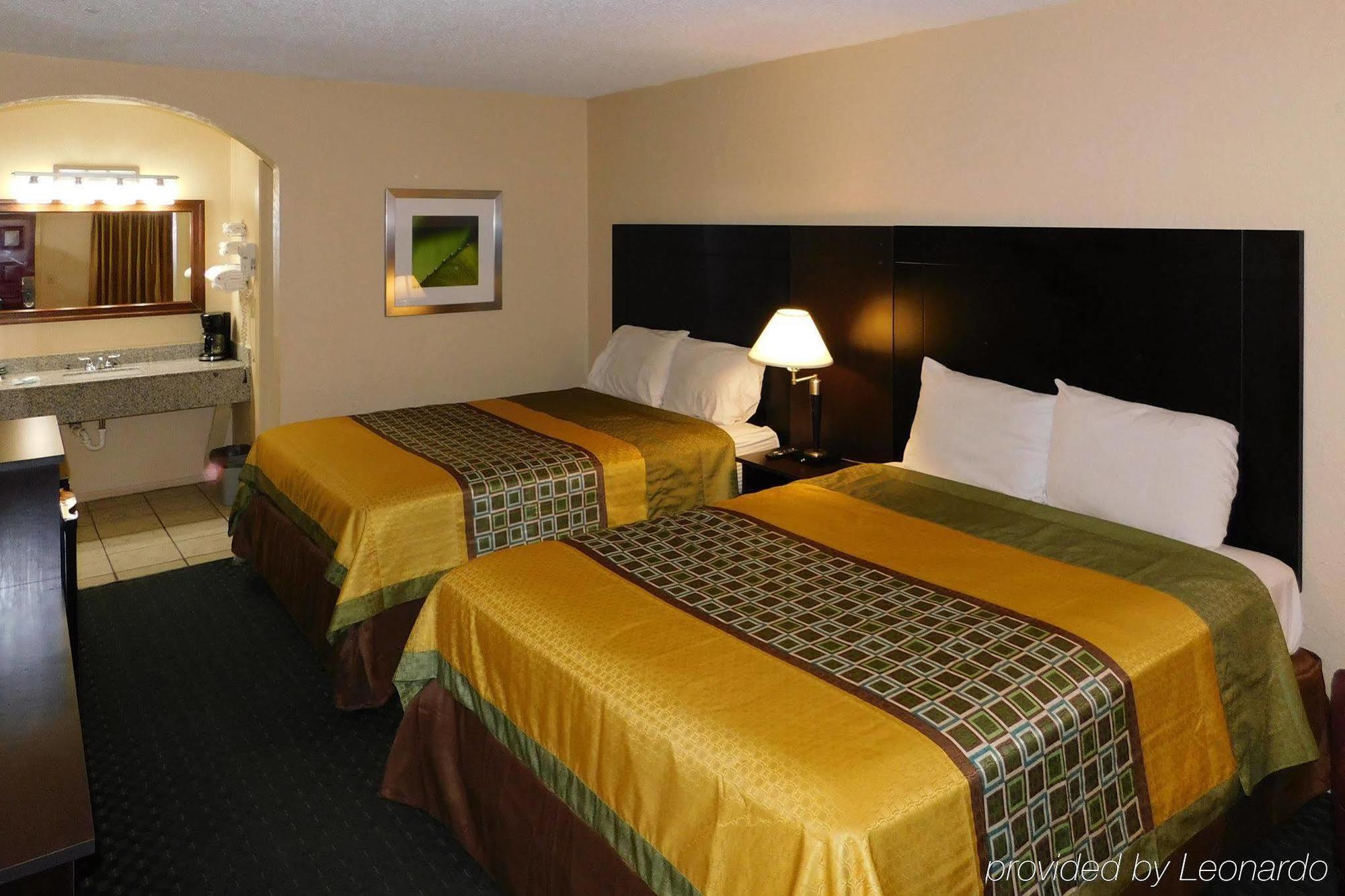 Rodeway Inn Broken Bow-Hochatown エクステリア 写真